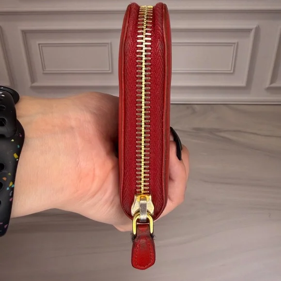 Prada Saffiano Red Zip-Around Long Wallet – Very Good Condition - Picture 5 of 15